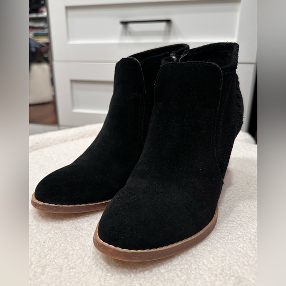Marc Fisher Cadis Ankle Genuine Suede Bootie Black - Picture 2 of 6